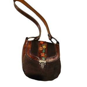 Vtg. 1970's Boho Leather Hand Painted‎ Purse.